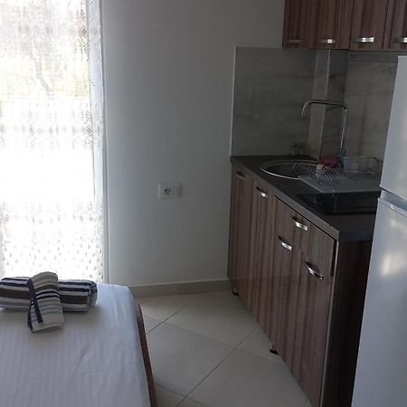 Arjan Dyli Guesthouse Ksamil Phòng bức ảnh