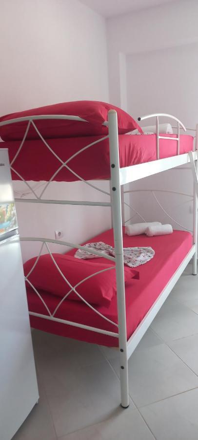 Arjan Dyli Guesthouse Ksamil Phòng bức ảnh