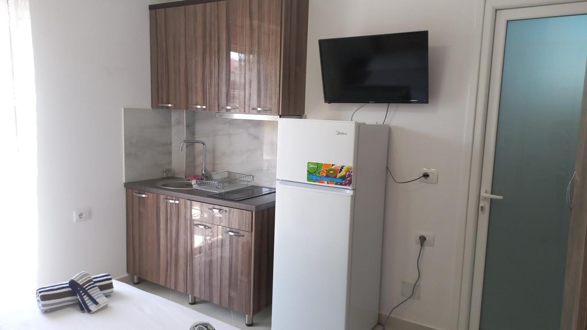 Arjan Dyli Guesthouse Ksamil Phòng bức ảnh